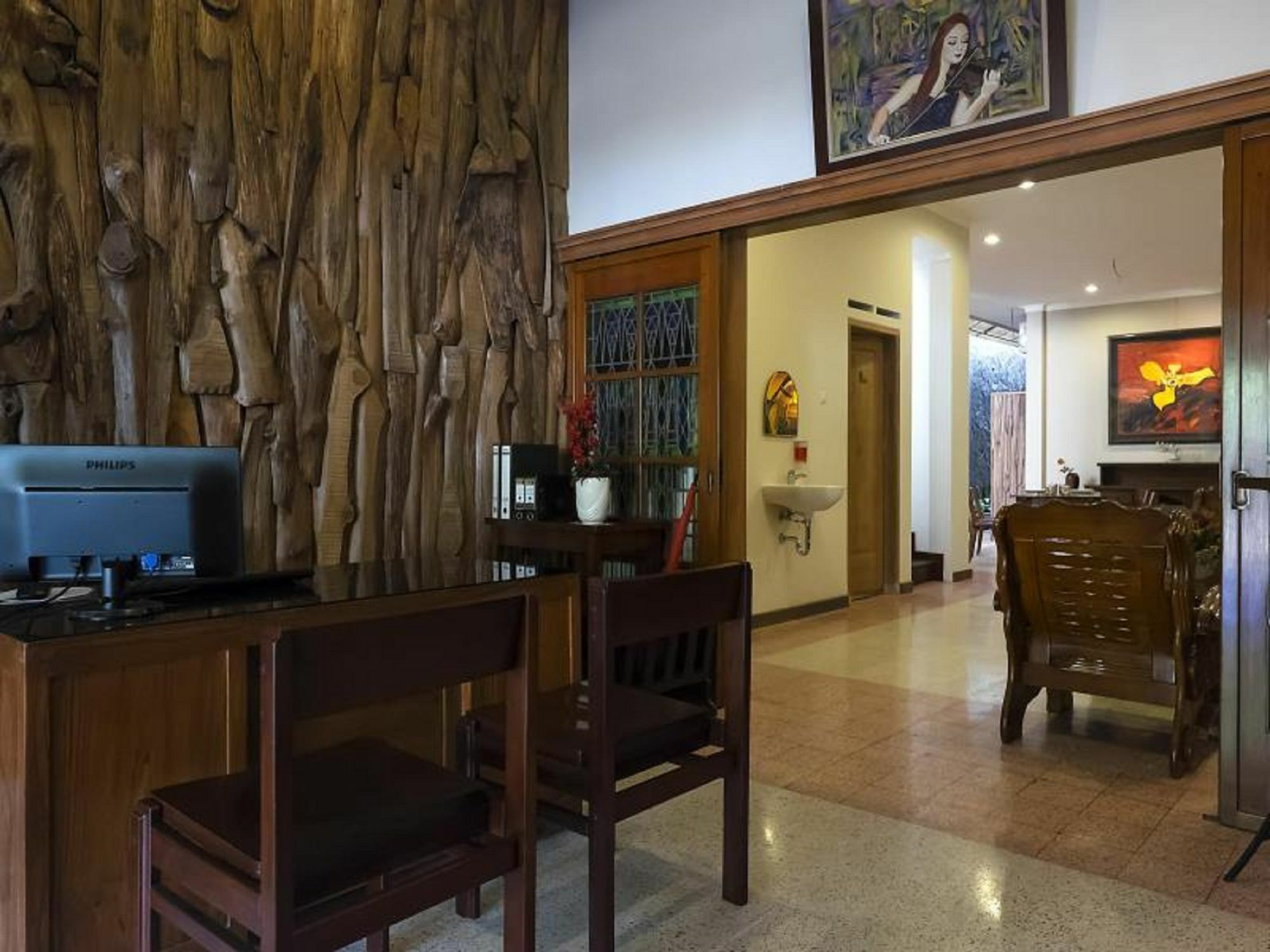 Helena Guest House Malang Extérieur photo